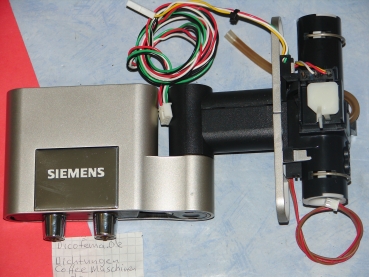 Bosch Siemens EQ7 Kaffeeauslauf in Midnight SIlber komplett