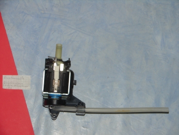 Sysko Pumpe SAP.HP4 mit Jura Pumpenstütze, Jura Pumpenhalter, Feder, L-Schlauch am Pumpeneingang und Pumpenauflage Blau
